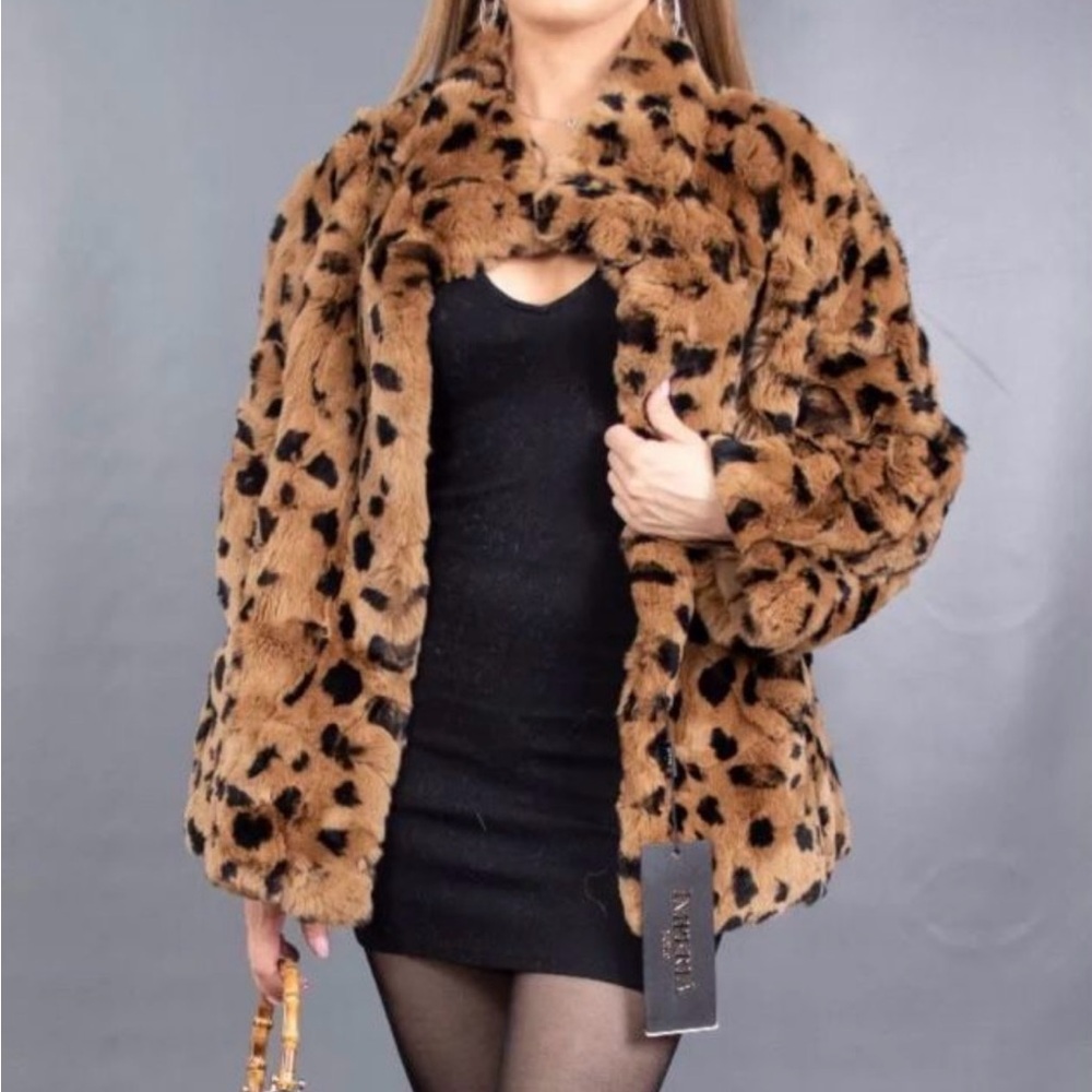 New chinchilla Rex Authentic leopard stenciled fur jacket as new never worn